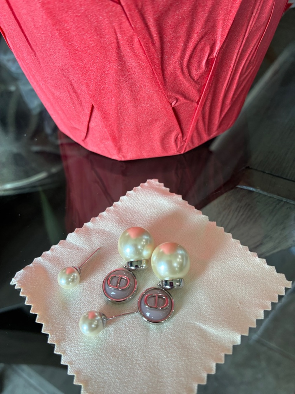 Dior Ivory Pearl Double-Sided CD Logo Earrings - Picture 3 of 3